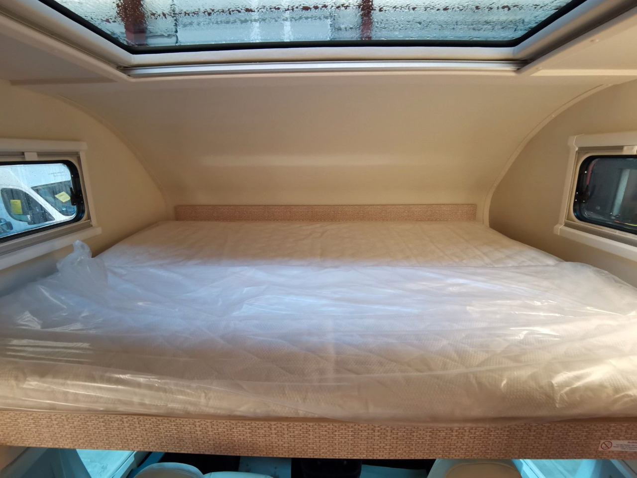 Alcove motorhome Eura Mobil ACTIVA ONE 690 HB / 180PS-9G AUTOMATIK -40H MAXI: picture 20