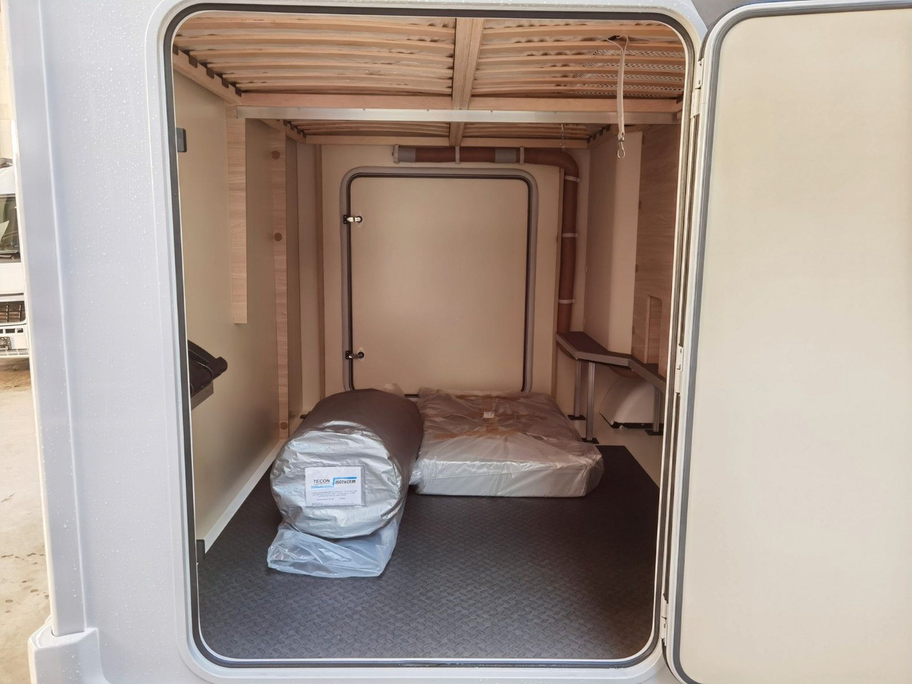 Alcove motorhome Eura Mobil ACTIVA ONE 690 HB / 180PS-9G AUTOMATIK -40H MAXI: picture 9