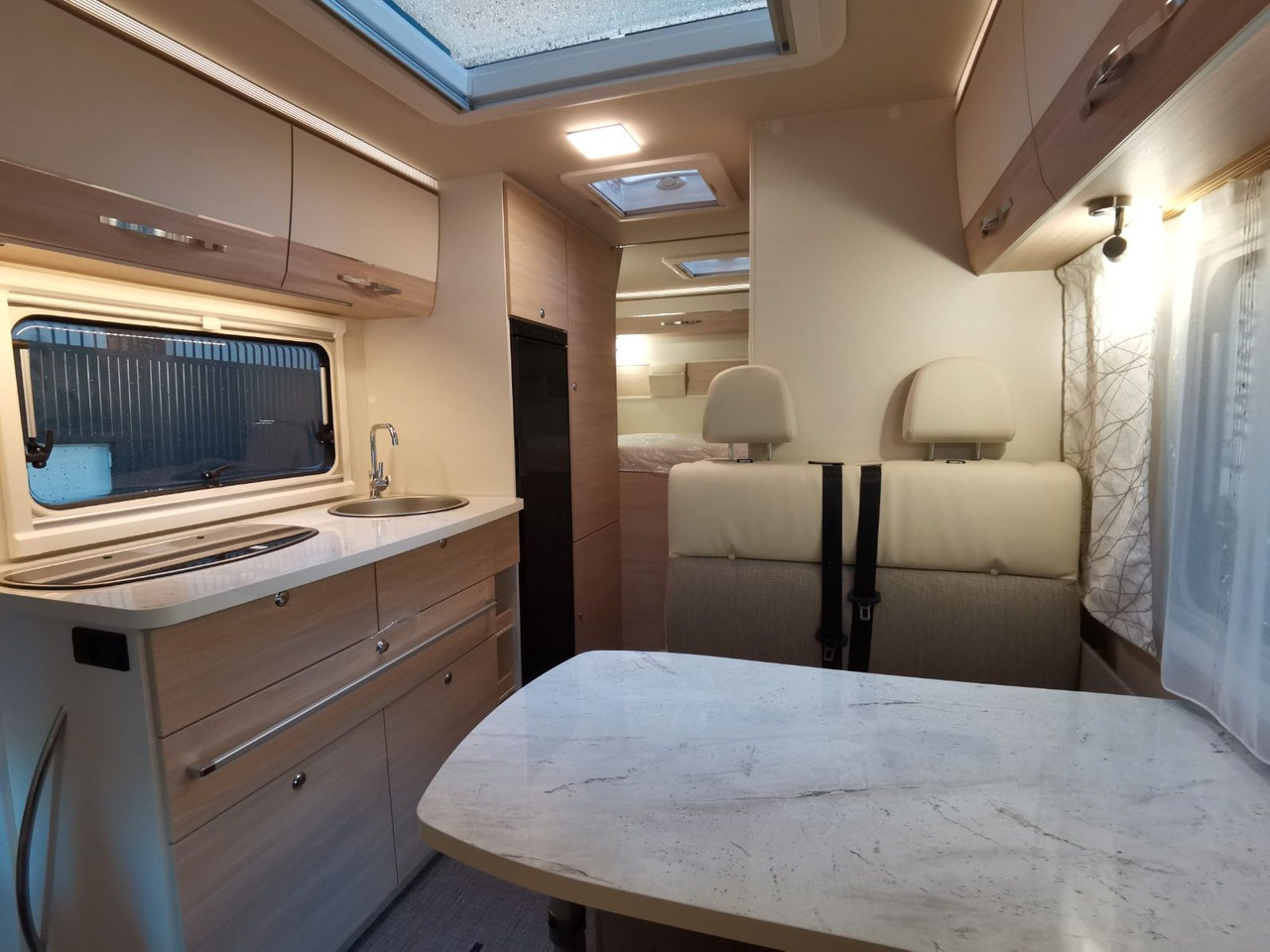 Alcove motorhome Eura Mobil ACTIVA ONE 690 HB / 180PS-9G AUTOMATIK -40H MAXI: picture 11