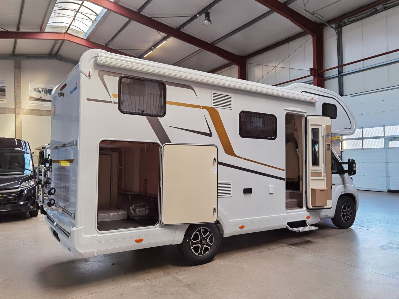 Alcove motorhome Eura Mobil ACTIVA ONE 690 HB / 180PS-9G AUTOMATIK -40H MAXI: picture 8