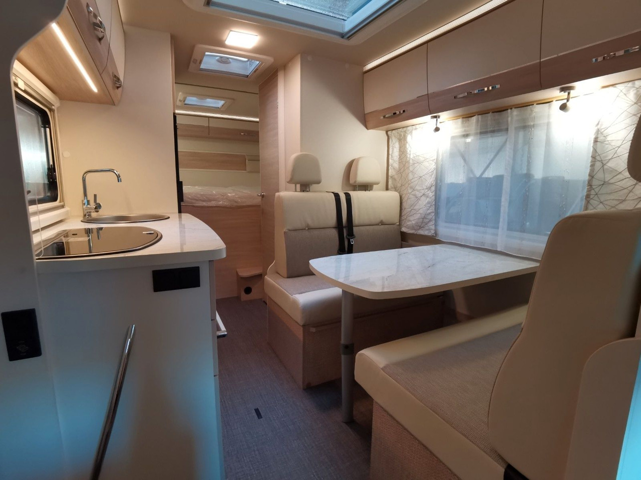 Alcove motorhome Eura Mobil ACTIVA ONE 690 HB / 180PS-9G AUTOMATIK -40H MAXI: picture 12