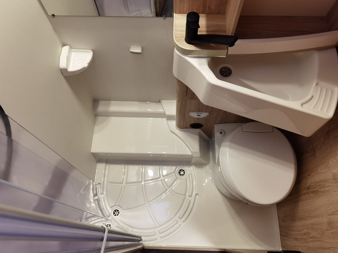 Semi-integrated motorhome Eura Mobil PROFILA T 660 EB / -2025-/ 140PS / MONDIAL-PAKET: picture 22 Semi-integrated motorhome Eura Mobil PROFILA T 660 EB / -2025-/ 140PS / MONDIAL-PAKET: picture 22