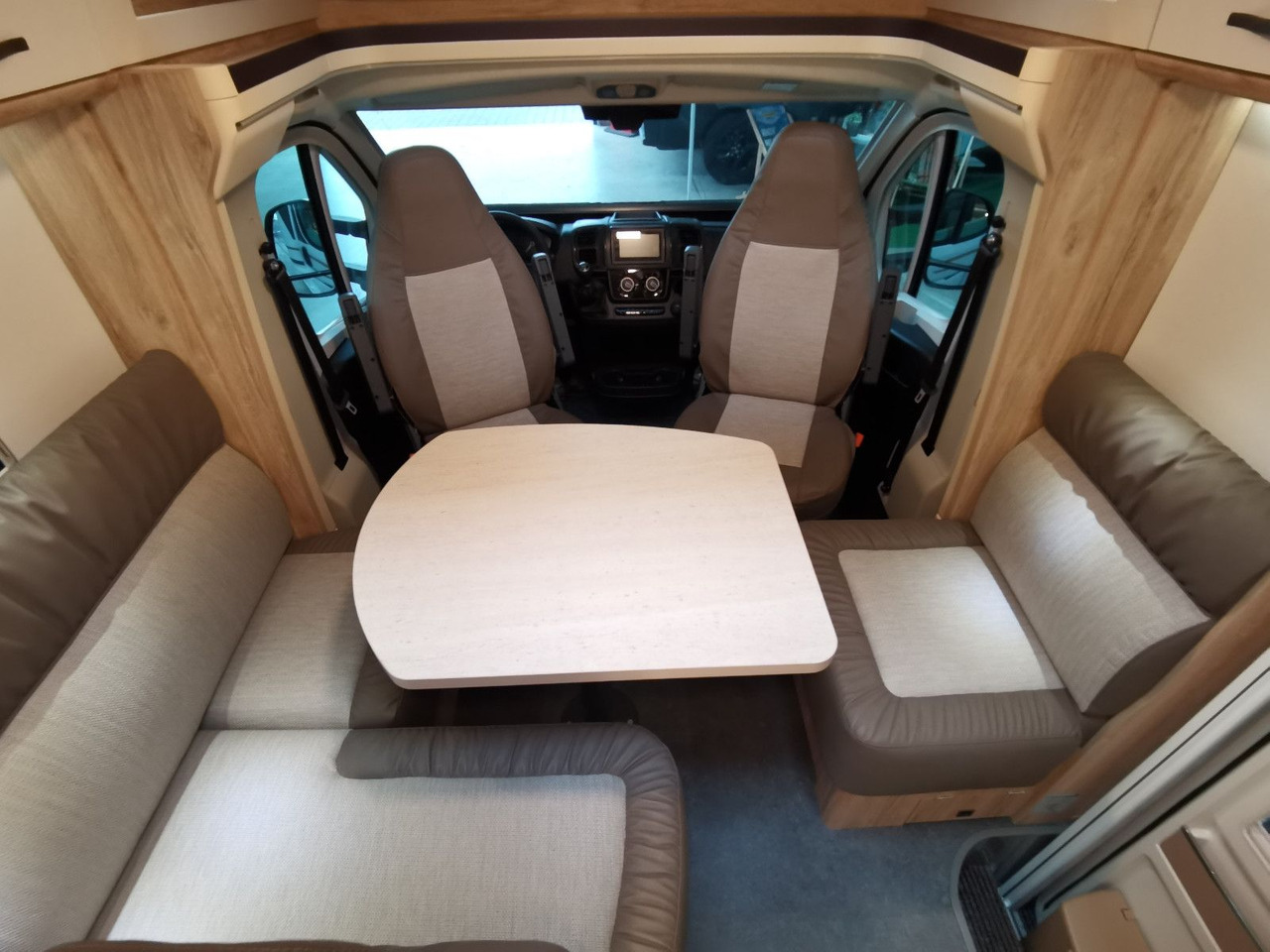 Leasing of  Eura Mobil PROFILA T 695 EB / 140PS/ MONDIAL / EINZELBETTEN Eura Mobil PROFILA T 695 EB / 140PS/ MONDIAL / EINZELBETTEN: picture 14