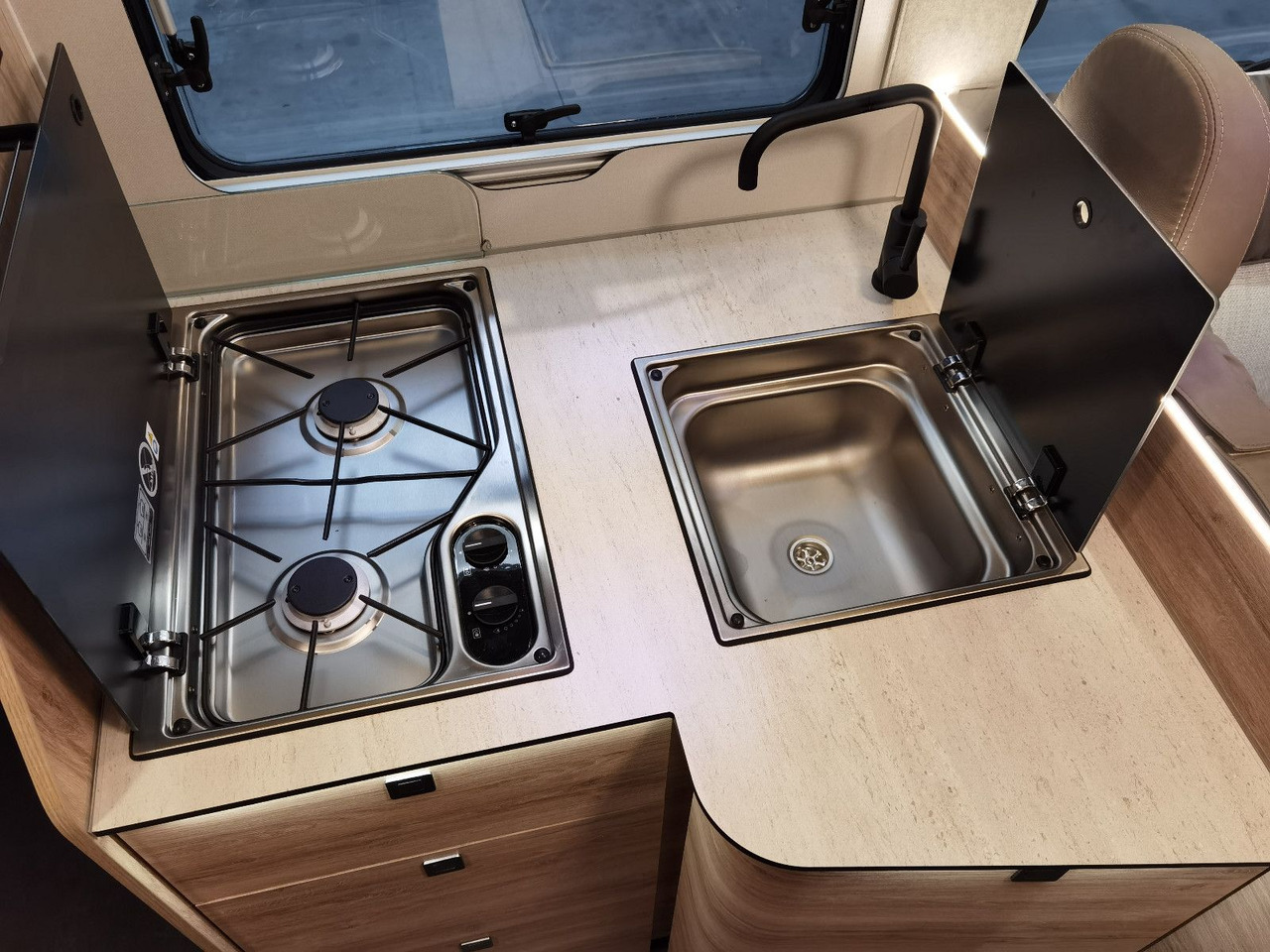 Leasing of  Eura Mobil PROFILA T 695 EB / 140PS/ MONDIAL / EINZELBETTEN Eura Mobil PROFILA T 695 EB / 140PS/ MONDIAL / EINZELBETTEN: picture 17