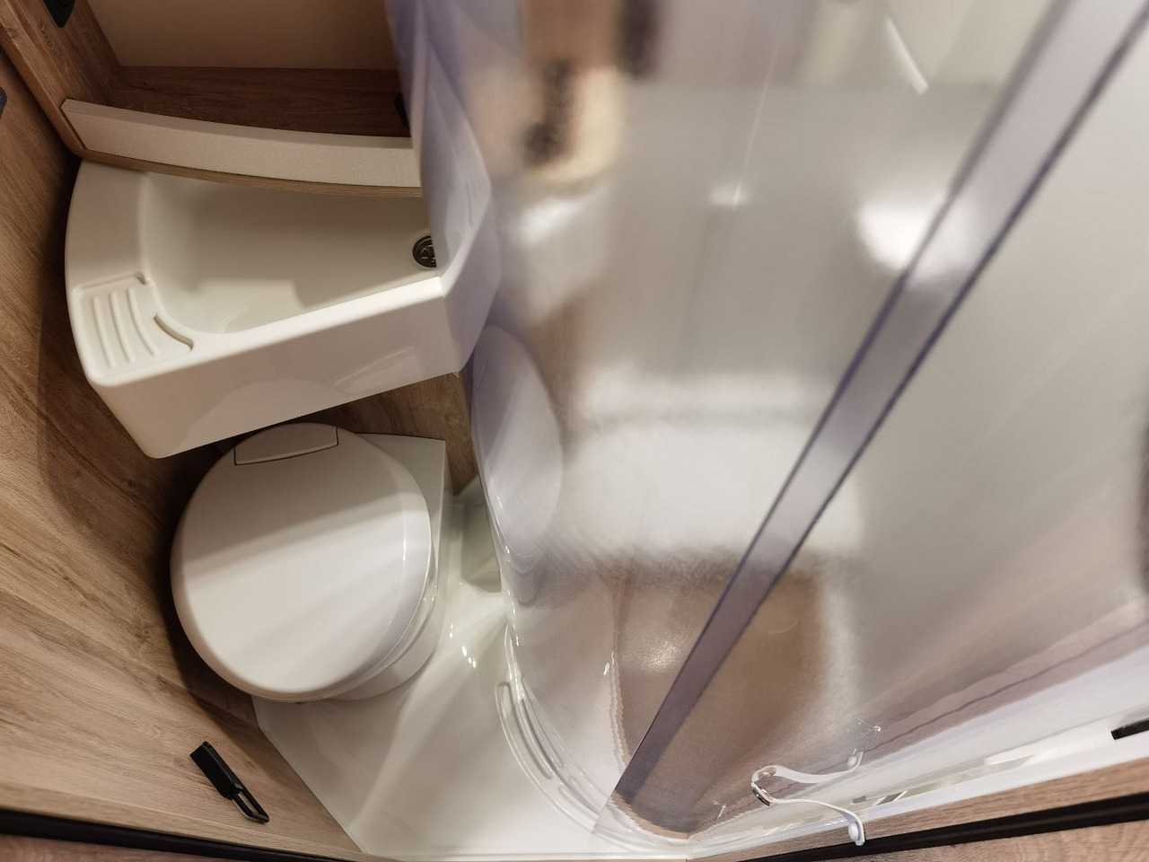 Leasing of  Eura Mobil PROFILA T 695 EB / 140PS/ MONDIAL / EINZELBETTEN Eura Mobil PROFILA T 695 EB / 140PS/ MONDIAL / EINZELBETTEN: picture 23