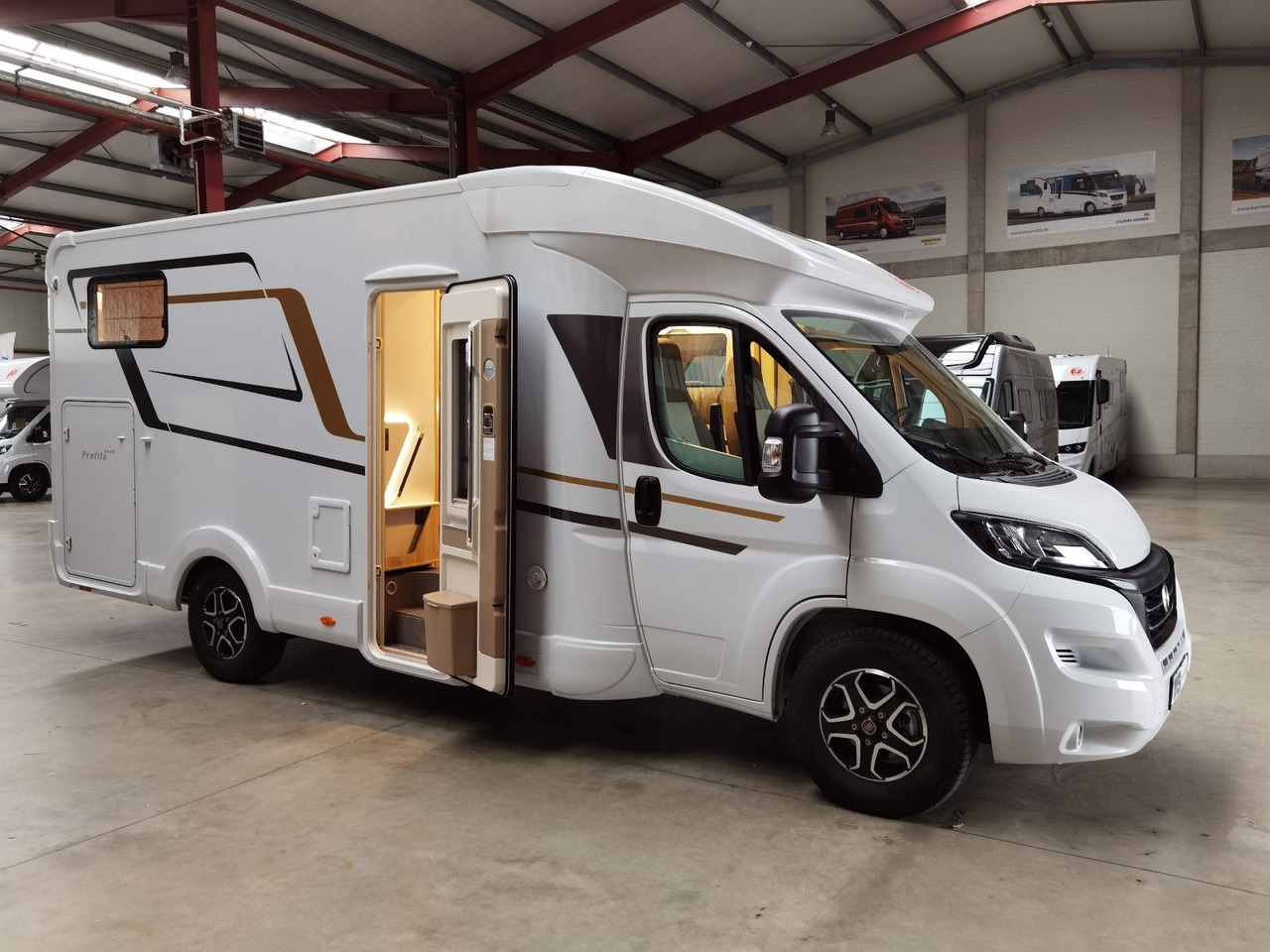 Leasing of  Eura Mobil PROFILA T 695 EB / 140PS/ MONDIAL / EINZELBETTEN Eura Mobil PROFILA T 695 EB / 140PS/ MONDIAL / EINZELBETTEN: picture 9