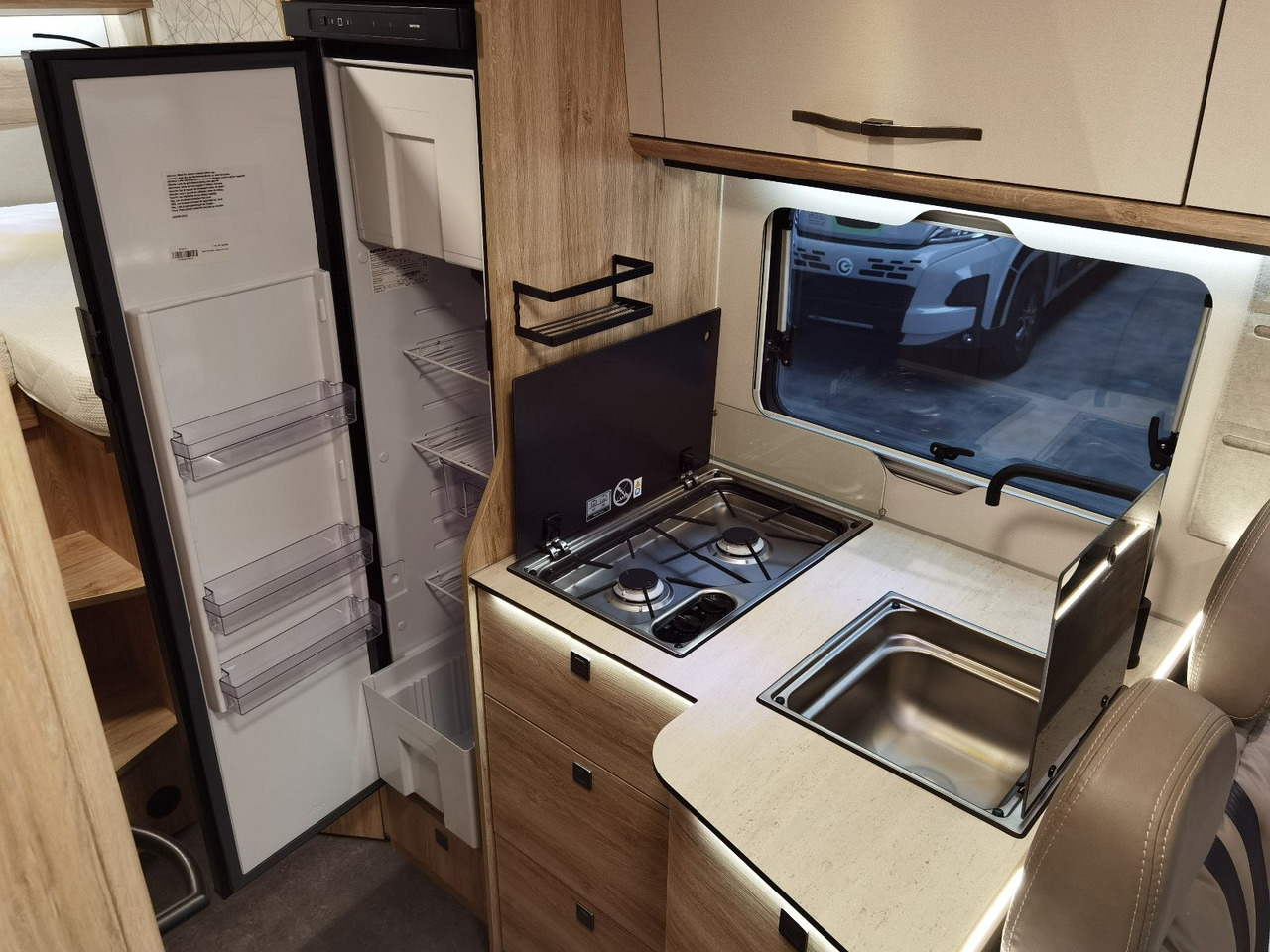 Leasing of  Eura Mobil PROFILA T 695 EB / 140PS/ MONDIAL / EINZELBETTEN Eura Mobil PROFILA T 695 EB / 140PS/ MONDIAL / EINZELBETTEN: picture 18