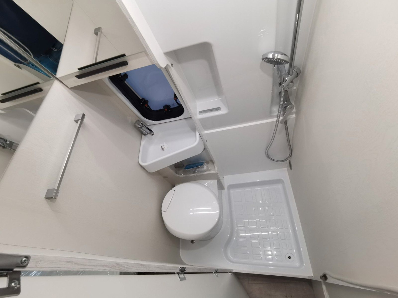 Leasing of Karmann DAVIS 590 TRENDSTYLE / -MODELL 2026-/ PLUS-PAKET Karmann DAVIS 590 TRENDSTYLE / -MODELL 2026-/ PLUS-PAKET: picture 22 Leasing of Karmann DAVIS 590 TRENDSTYLE / -MODELL 2026-/ PLUS-PAKET Karmann DAVIS 590 TRENDSTYLE / -MODELL 2026-/ PLUS-PAKET: picture 22