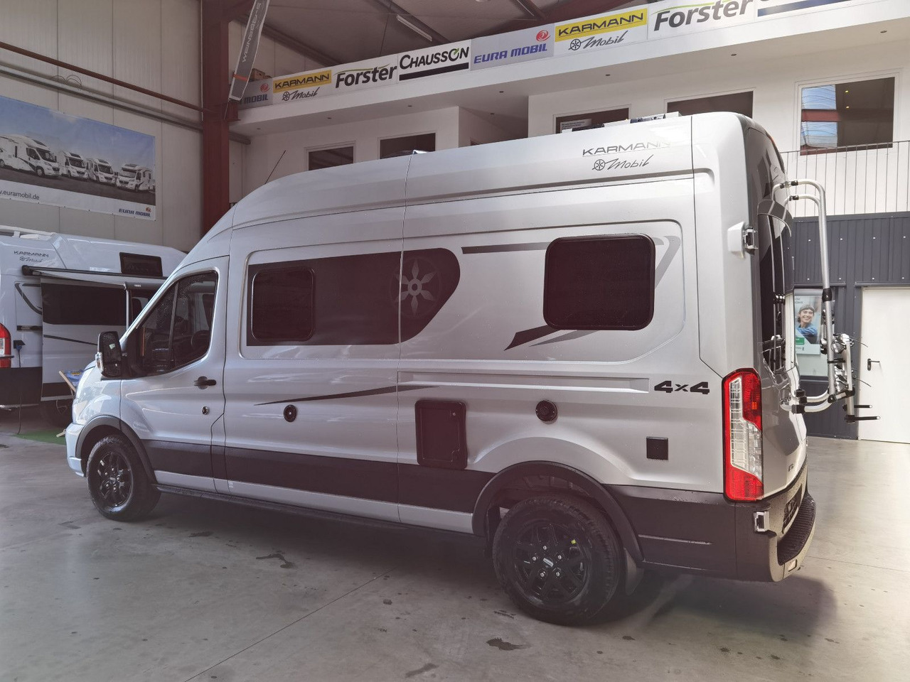 Karmann DEXTER 560 / 170PS - 4x4 / SOLAR & MARKISE & ALU - Campervan: picture 5 Karmann DEXTER 560 / 170PS - 4x4 / SOLAR & MARKISE & ALU - Campervan: picture 5