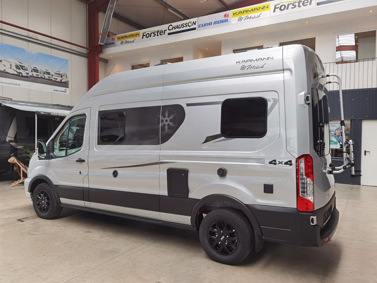 Karmann DEXTER 560 / 170PS - 4x4 / SOLAR & MARKISE & ALU - Campervan: picture 5 Karmann DEXTER 560 / 170PS - 4x4 / SOLAR & MARKISE & ALU - Campervan: picture 5