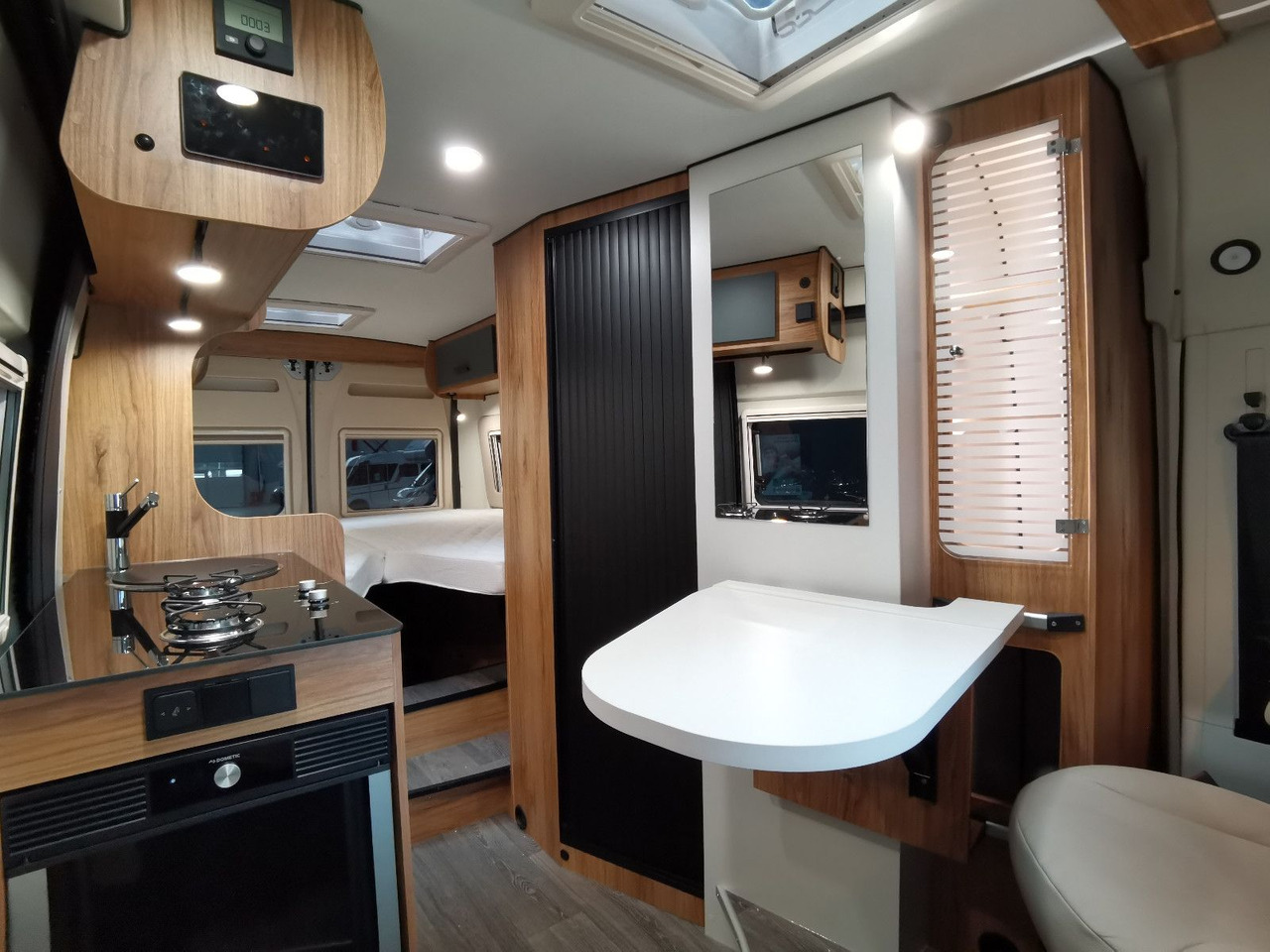 Karmann DEXTER 600 /2026/8G.AUTOM./ EINZELBETTEN  5.99M - Campervan: picture 1 Karmann DEXTER 600 /2026/8G.AUTOM./ EINZELBETTEN  5.99M - Campervan: picture 1