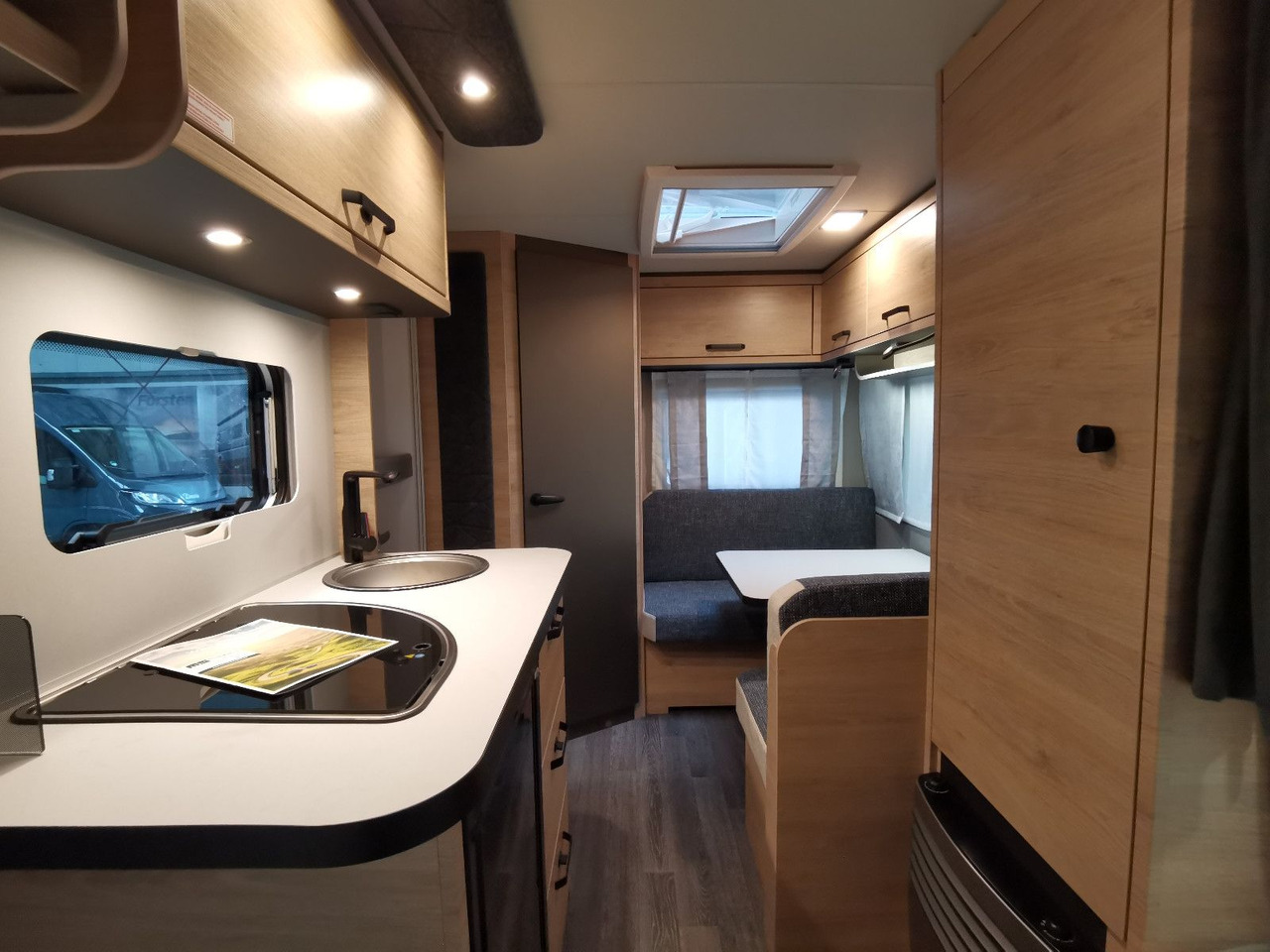 Caravan Weinsberg CARAONE 390 QD / -2026 -/ 1350 KG: picture 13 Caravan Weinsberg CARAONE 390 QD / -2026 -/ 1350 KG: picture 13