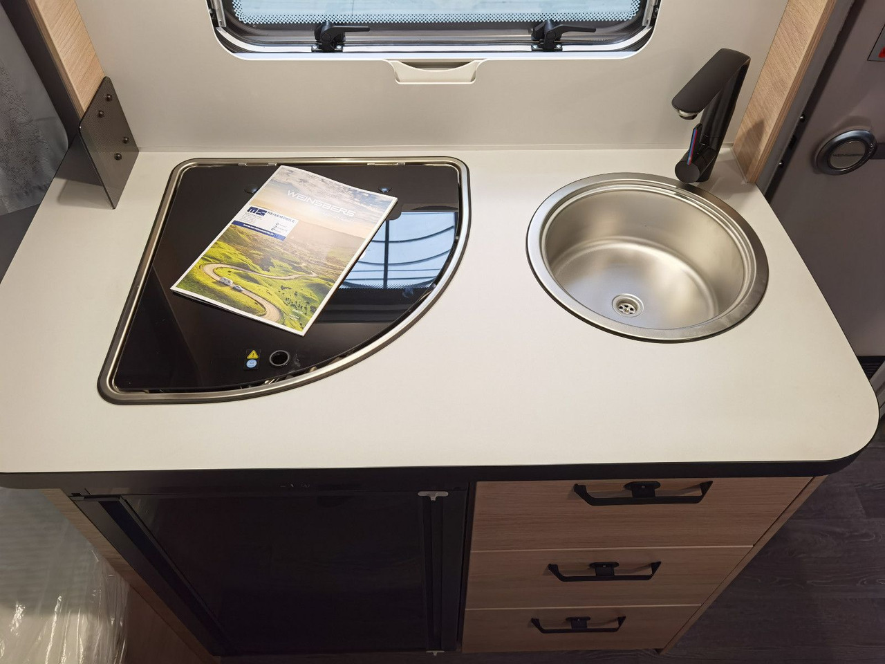 Caravan Weinsberg CARAONE 390 QD / -2026 -/ 1350 KG: picture 17 Caravan Weinsberg CARAONE 390 QD / -2026 -/ 1350 KG: picture 17