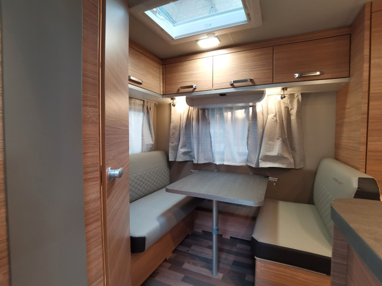 Caravan Weinsberg CARAONE 390 QD - EDITION HOT / -2025 -/ 1350 KG: picture 13