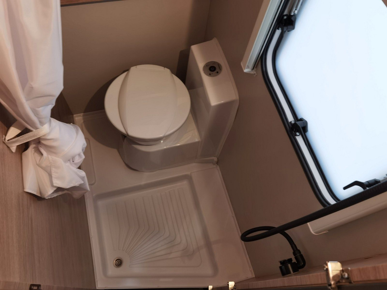 Leasing of  Weinsberg CARAONE 500 FDK -MODELL 2026- / 1700kg Weinsberg CARAONE 500 FDK -MODELL 2026- / 1700kg: picture 23