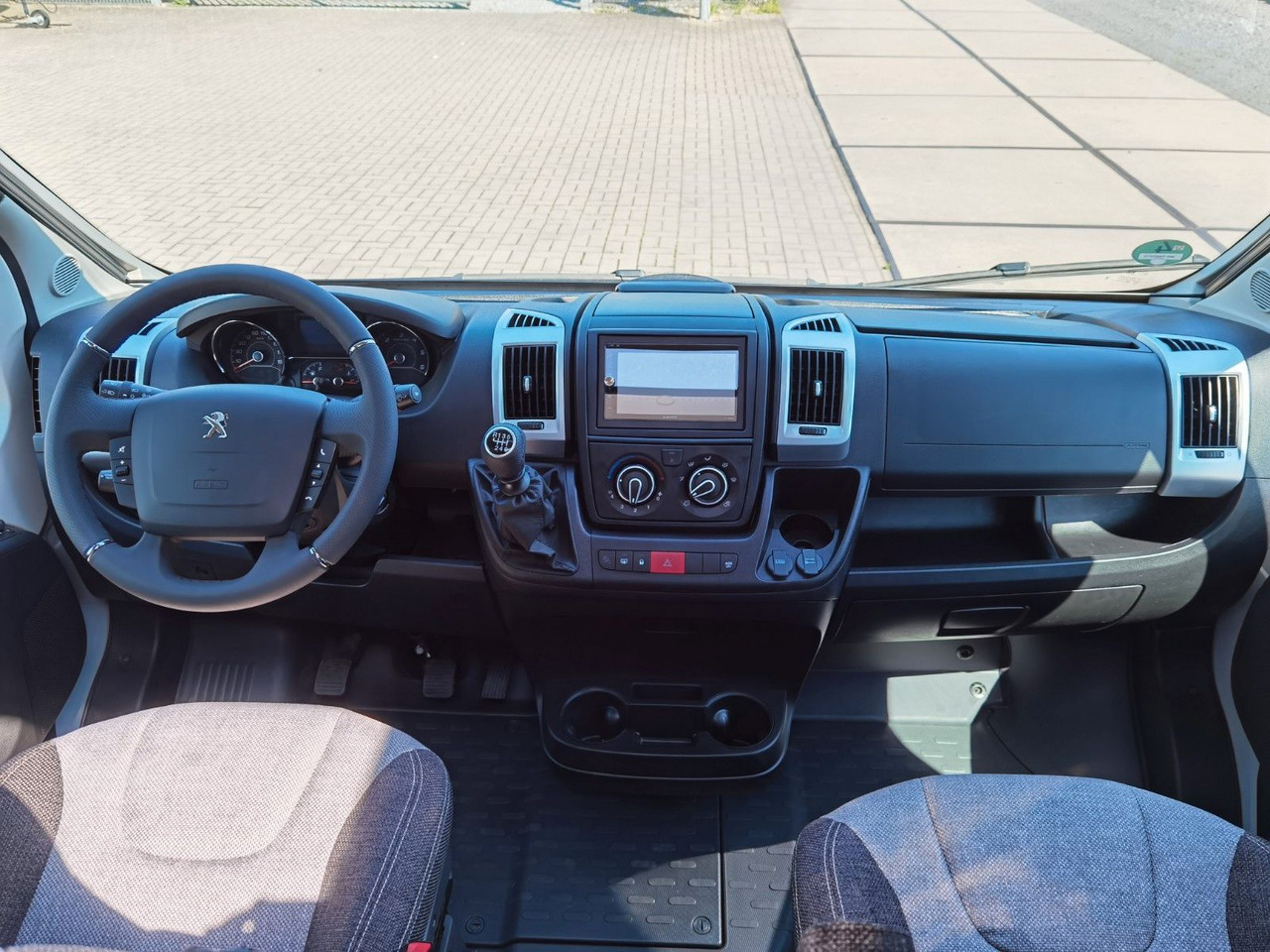Campervan Weinsberg CARATOUR 600 MQ /165PS /FUNCTION & VOLTAGE PAKET: picture 10