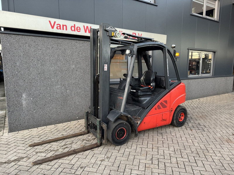 Linde H25D-02 Triplo 545 Freelift / Sideshift / VW Diesel 2017 - Diesel forklift: picture 2 Linde H25D-02 Triplo 545 Freelift / Sideshift / VW Diesel 2017 - Diesel forklift: picture 2