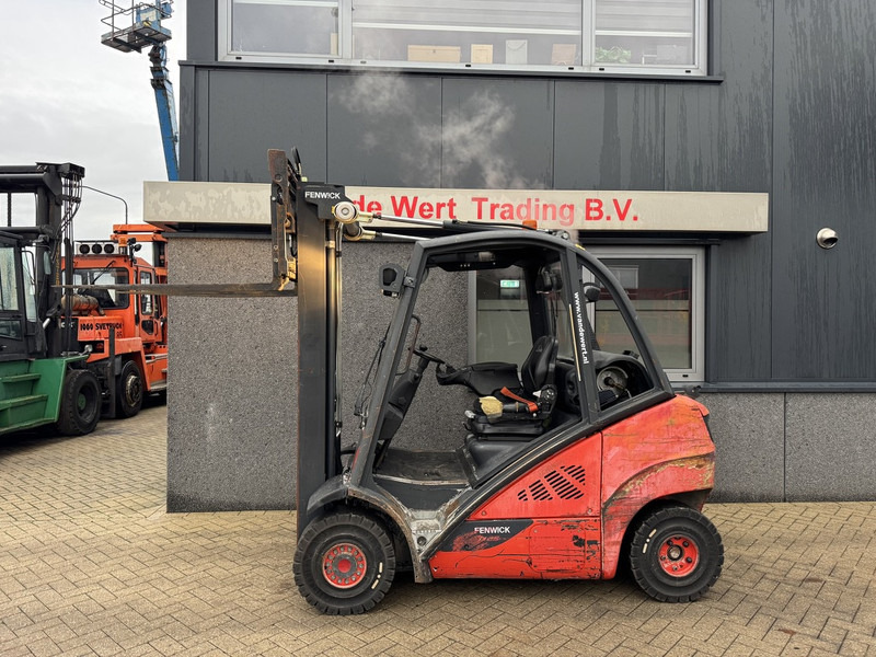 Linde H25T-02 Triplo 550 Freelift / Sideshift / Vorkversteller LPG 2013 - LPG forklift: picture 5 Linde H25T-02 Triplo 550 Freelift / Sideshift / Vorkversteller LPG 2013 - LPG forklift: picture 5
