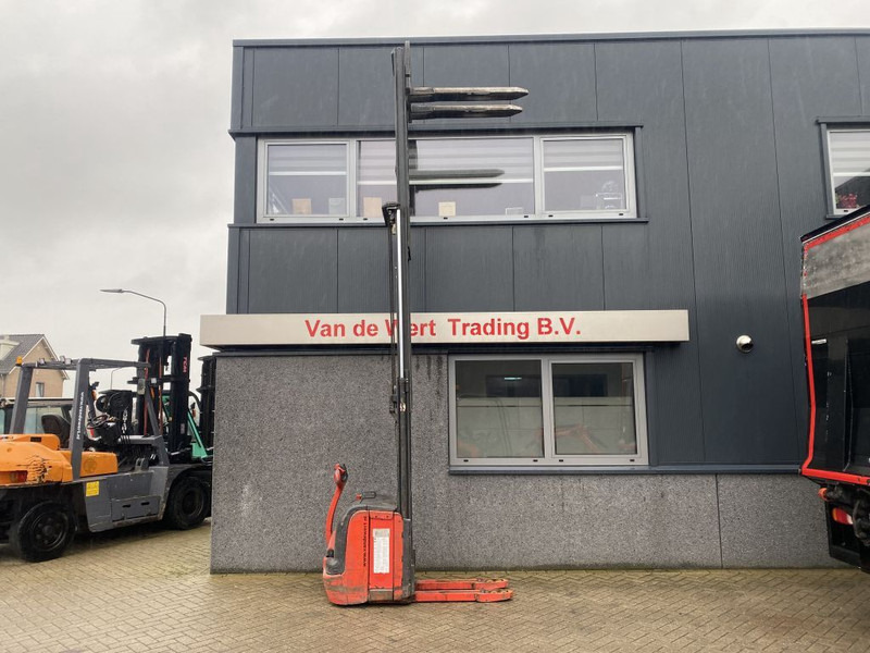 Pallet truck Linde L 14: picture 12