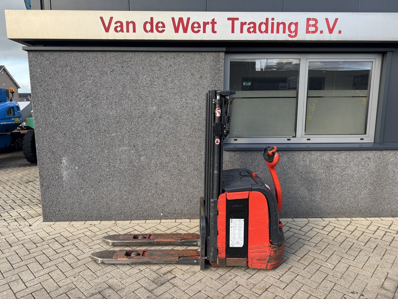 Onbekend - Stacker: picture 1 Onbekend - Stacker: picture 1