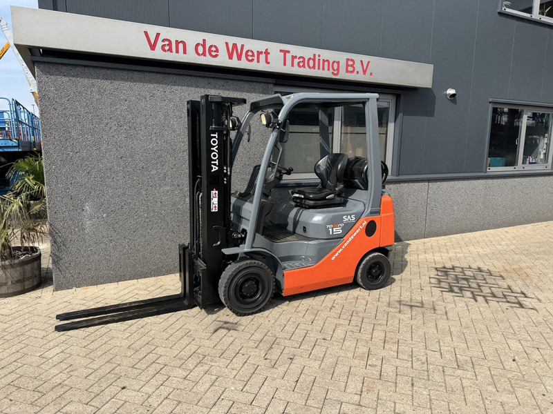 Toyota 02-8FGF18 Triplo 430 Freelift/Sideshift/4e Functie 2013 Lpg - LPG forklift: picture 3 Toyota 02-8FGF18 Triplo 430 Freelift/Sideshift/4e Functie 2013 Lpg - LPG forklift: picture 3