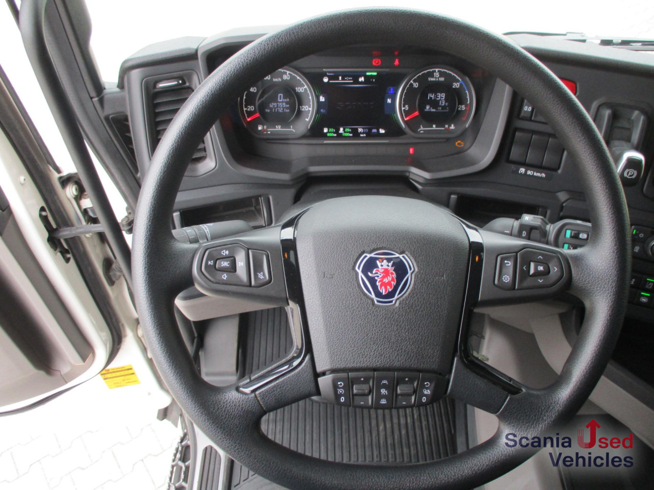 SCANIA R 460 A4x2NA / ADR AT / Navi / LED / Hydr. - Tractor unit: picture 2 SCANIA R 460 A4x2NA / ADR AT / Navi / LED / Hydr. - Tractor unit: picture 2