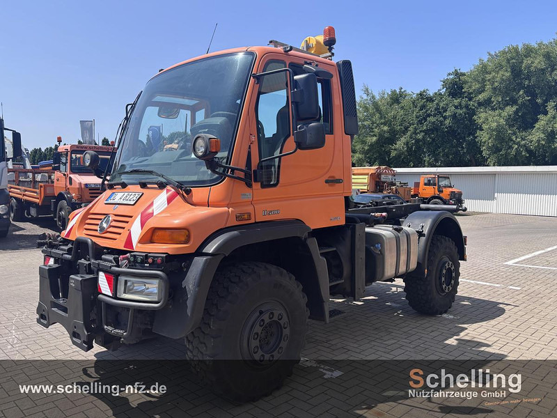 Truck Mercedes-Benz U500: picture 6