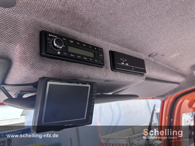 Truck Mercedes-Benz U500: picture 9