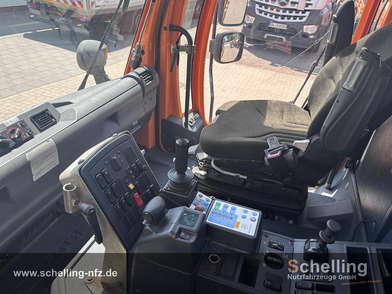 Truck Mercedes-Benz U500: picture 8