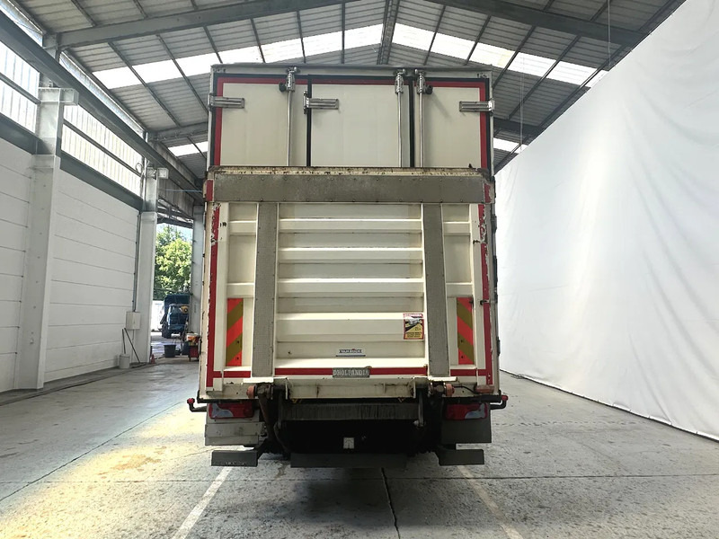 MAN TGX 26.360 steerable lift axles / hefbare stuurasen / essieux relevables directionnels - Refrigerated truck: picture 4 MAN TGX 26.360 steerable lift axles / hefbare stuurasen / essieux relevables directionnels - Refrigerated truck: picture 4