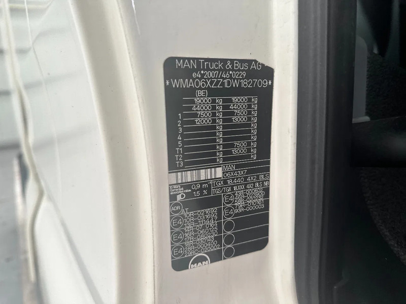 Tractor unit MAN TGX 18.440 XLX/ 8 Pieces-Stuck / Euro 5: picture 11 Tractor unit MAN TGX 18.440 XLX/ 8 Pieces-Stuck / Euro 5: picture 11