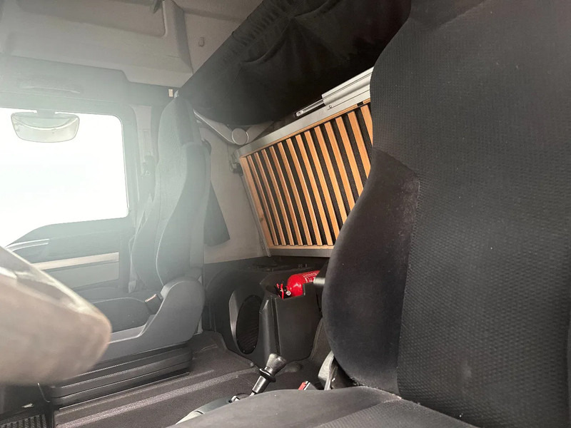 Tractor unit MAN TGX 18.440 XLX/ 8 Pieces-Stuck / Euro 5: picture 15 Tractor unit MAN TGX 18.440 XLX/ 8 Pieces-Stuck / Euro 5: picture 15