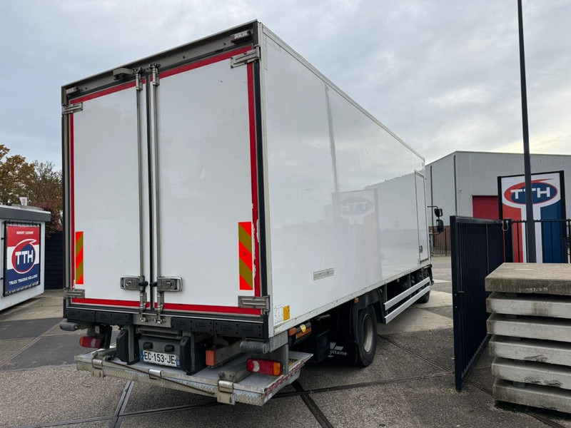 Renault D210.14 Frigobox Multitemp + Taillift THERMO KING T800R - Refrigerated truck: picture 4 Renault D210.14 Frigobox Multitemp + Taillift THERMO KING T800R - Refrigerated truck: picture 4