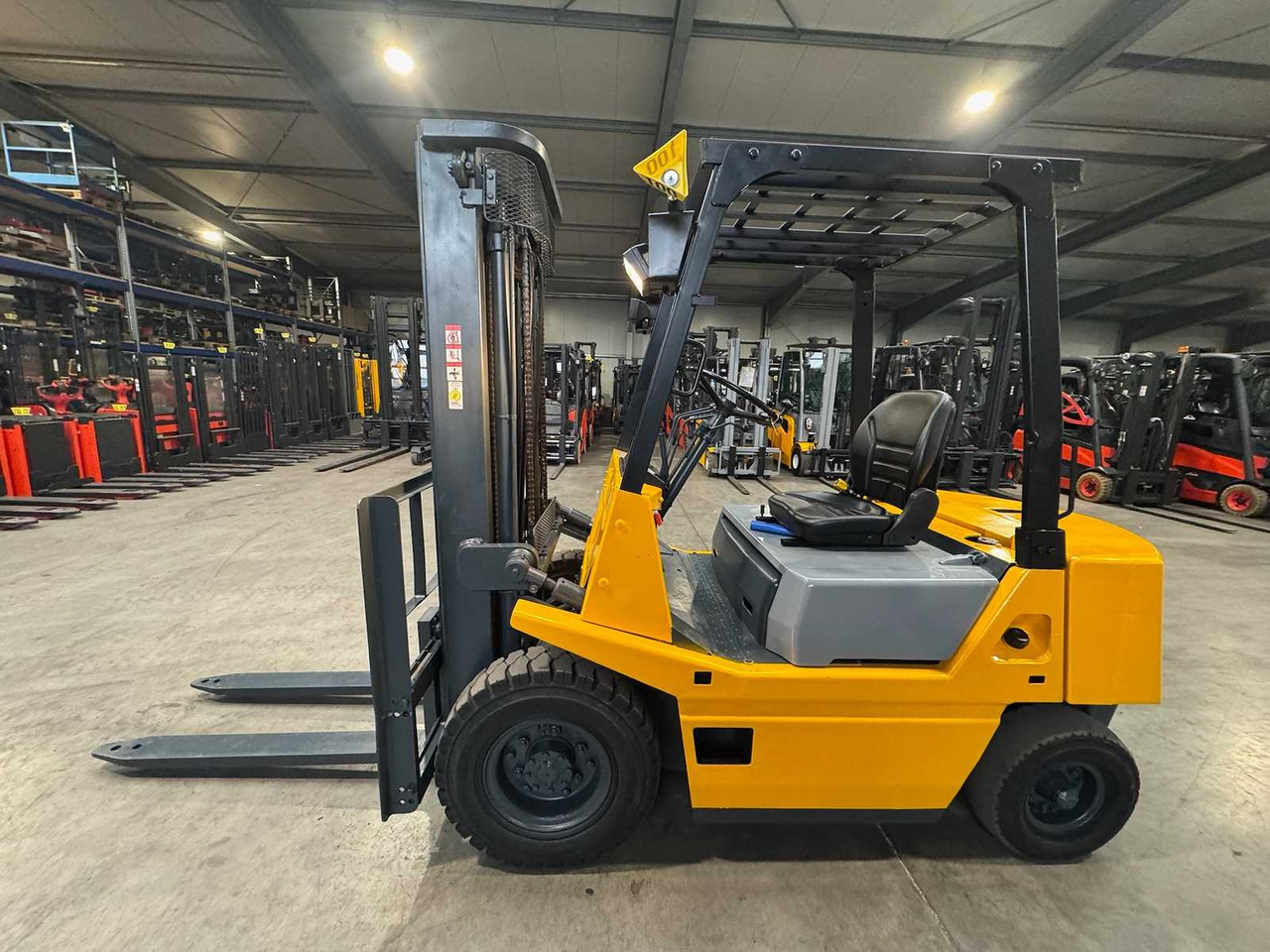 1990 UVV 11/2026 TCM FD25Z2S 2,500KG DIESEL FORKLIFT 2,883 HOURS ISUZU ENGINE - Forklift: picture 1 1990 UVV 11/2026 TCM FD25Z2S 2,500KG DIESEL FORKLIFT 2,883 HOURS ISUZU ENGINE - Forklift: picture 1
