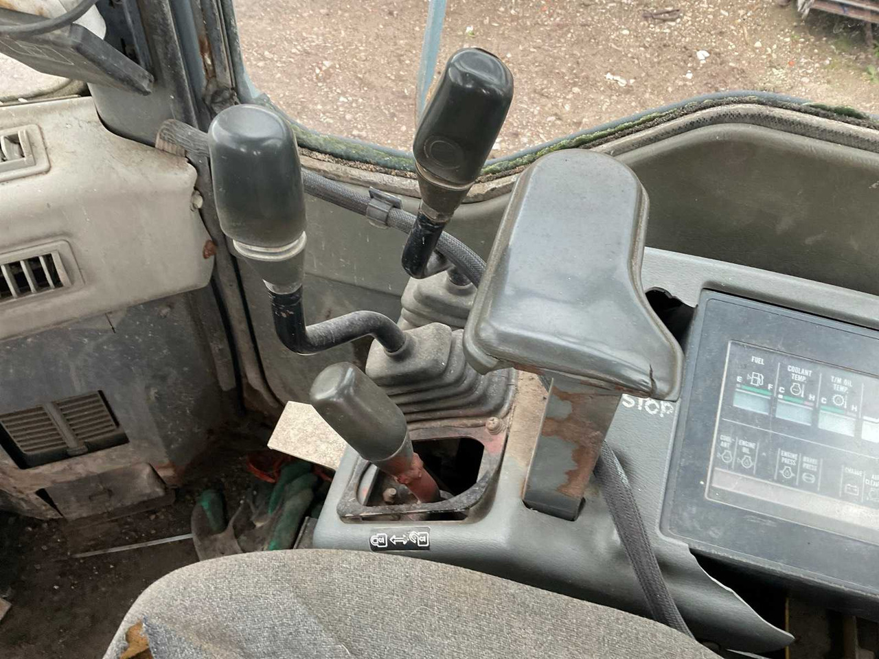 Wheel loader 1996 KOMATSU WH320-3H WHEEL LOADER: picture 15 Wheel loader 1996 KOMATSU WH320-3H WHEEL LOADER: picture 15