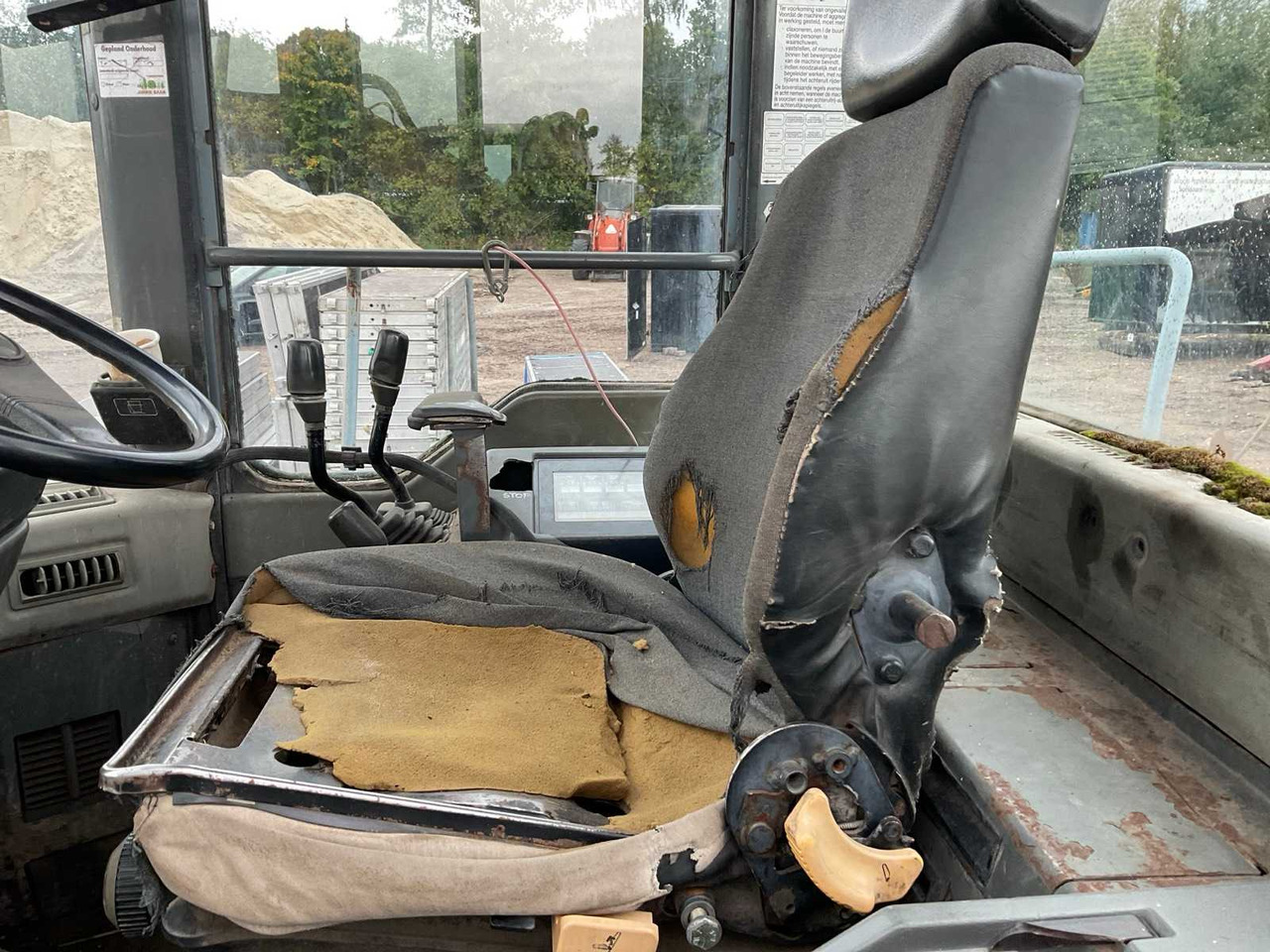 Wheel loader 1996 KOMATSU WH320-3H WHEEL LOADER: picture 12 Wheel loader 1996 KOMATSU WH320-3H WHEEL LOADER: picture 12