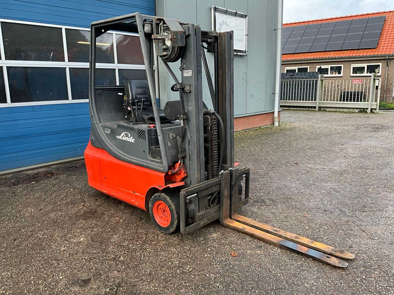 1996 LINDE E16 FORKLIFT - Forklift: picture 4 1996 LINDE E16 FORKLIFT - Forklift: picture 4