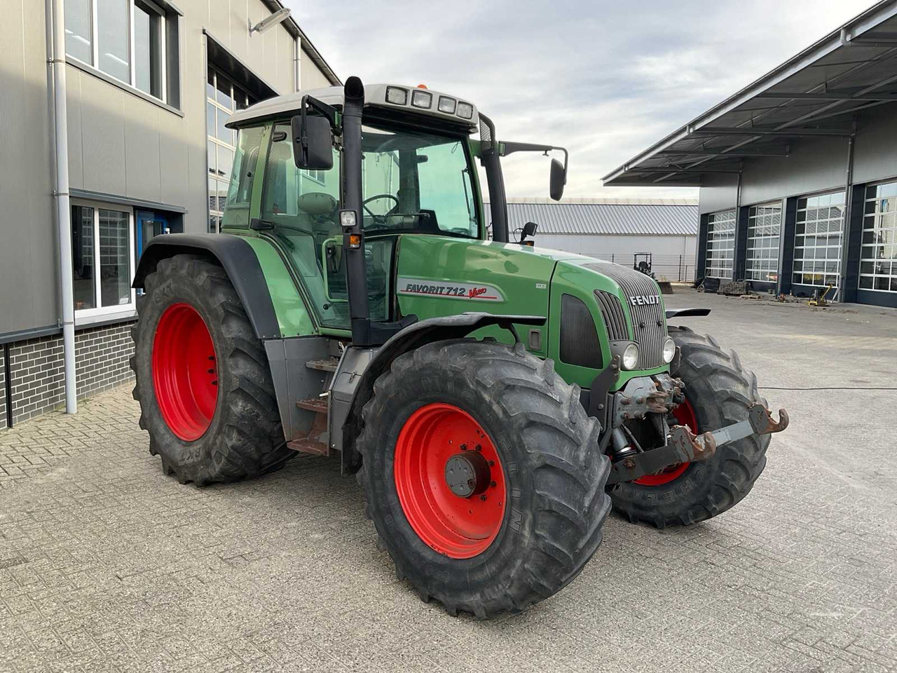 2000 FENDT VARIO 712 ALL-WHEEL DRIVE FARM TRACTOR - Farm tractor: picture 4 2000 FENDT VARIO 712 ALL-WHEEL DRIVE FARM TRACTOR - Farm tractor: picture 4