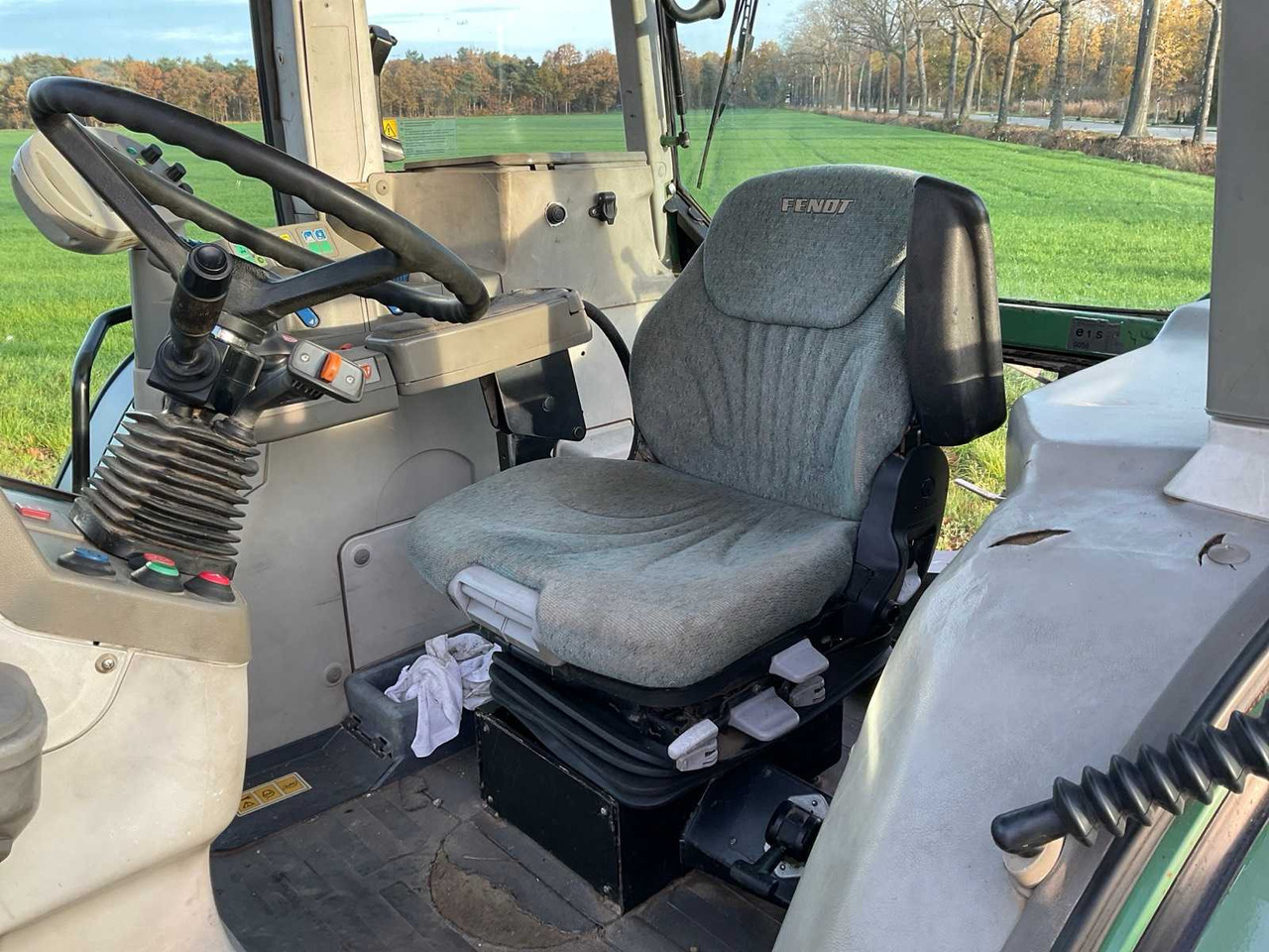 Farm tractor 2004 FENDT 916 VARIO TMS ALL-WHEEL DRIVE AGRICULTURAL TRACTOR: picture 30 Farm tractor 2004 FENDT 916 VARIO TMS ALL-WHEEL DRIVE AGRICULTURAL TRACTOR: picture 30