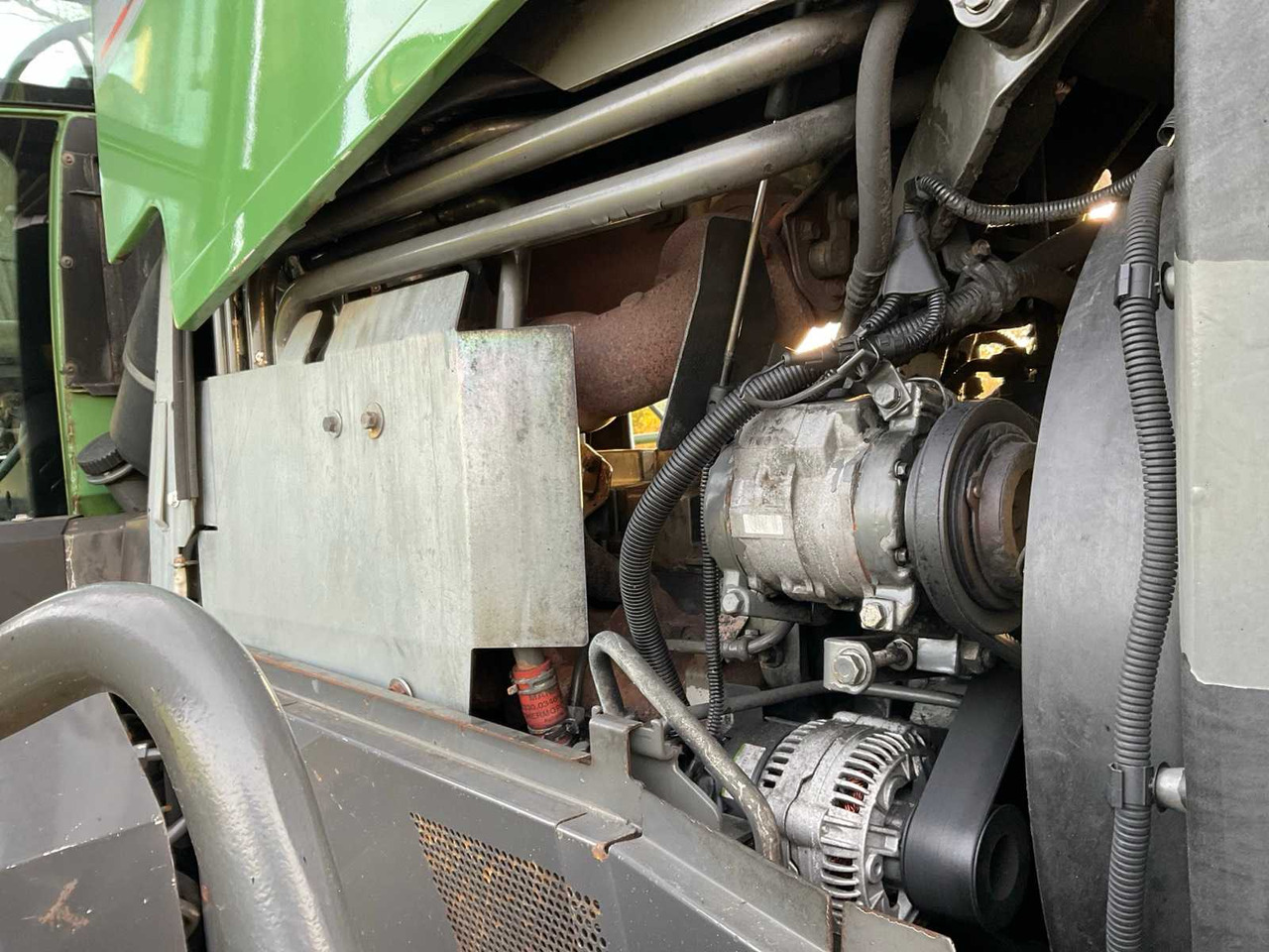 Farm tractor 2004 FENDT 916 VARIO TMS ALL-WHEEL DRIVE AGRICULTURAL TRACTOR: picture 44 Farm tractor 2004 FENDT 916 VARIO TMS ALL-WHEEL DRIVE AGRICULTURAL TRACTOR: picture 44