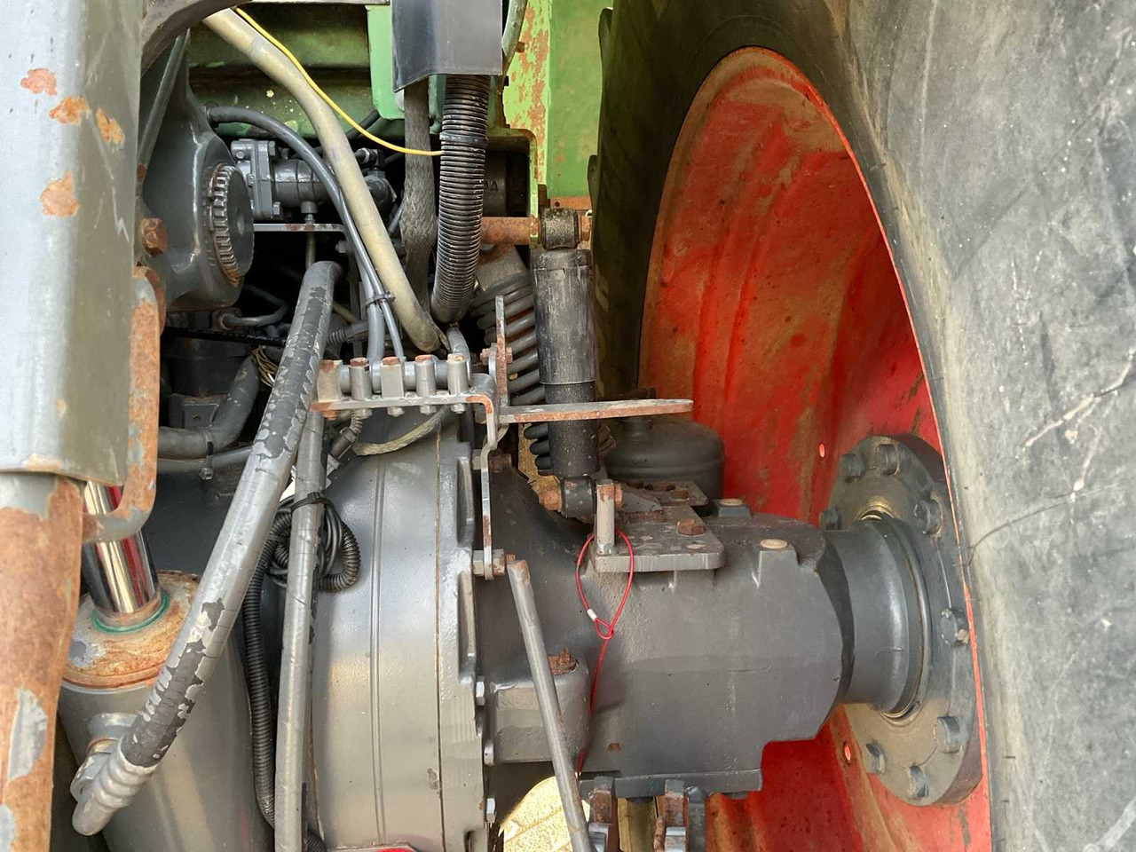 Farm tractor 2004 FENDT 916 VARIO TMS ALL-WHEEL DRIVE AGRICULTURAL TRACTOR: picture 27 Farm tractor 2004 FENDT 916 VARIO TMS ALL-WHEEL DRIVE AGRICULTURAL TRACTOR: picture 27