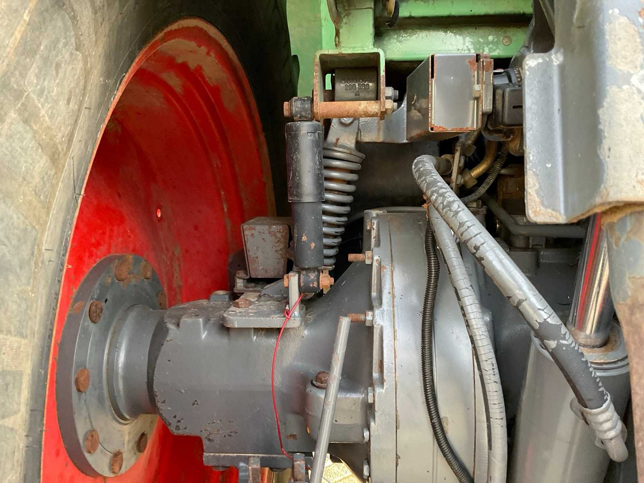 Farm tractor 2004 FENDT 916 VARIO TMS ALL-WHEEL DRIVE AGRICULTURAL TRACTOR: picture 26 Farm tractor 2004 FENDT 916 VARIO TMS ALL-WHEEL DRIVE AGRICULTURAL TRACTOR: picture 26