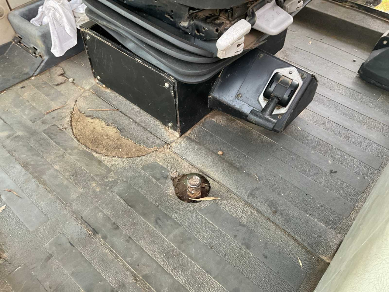 Farm tractor 2004 FENDT 916 VARIO TMS ALL-WHEEL DRIVE AGRICULTURAL TRACTOR: picture 32 Farm tractor 2004 FENDT 916 VARIO TMS ALL-WHEEL DRIVE AGRICULTURAL TRACTOR: picture 32