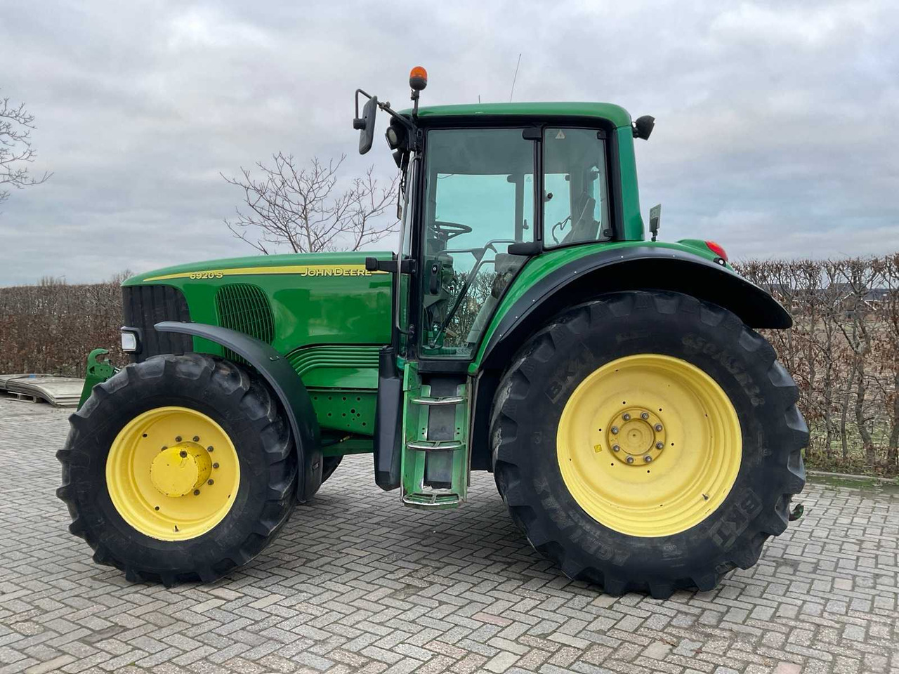 2005 JOHN DEERE 6920 S ALL-WHEEL DRIVE FARM TRACTOR - Farm tractor: picture 2 2005 JOHN DEERE 6920 S ALL-WHEEL DRIVE FARM TRACTOR - Farm tractor: picture 2