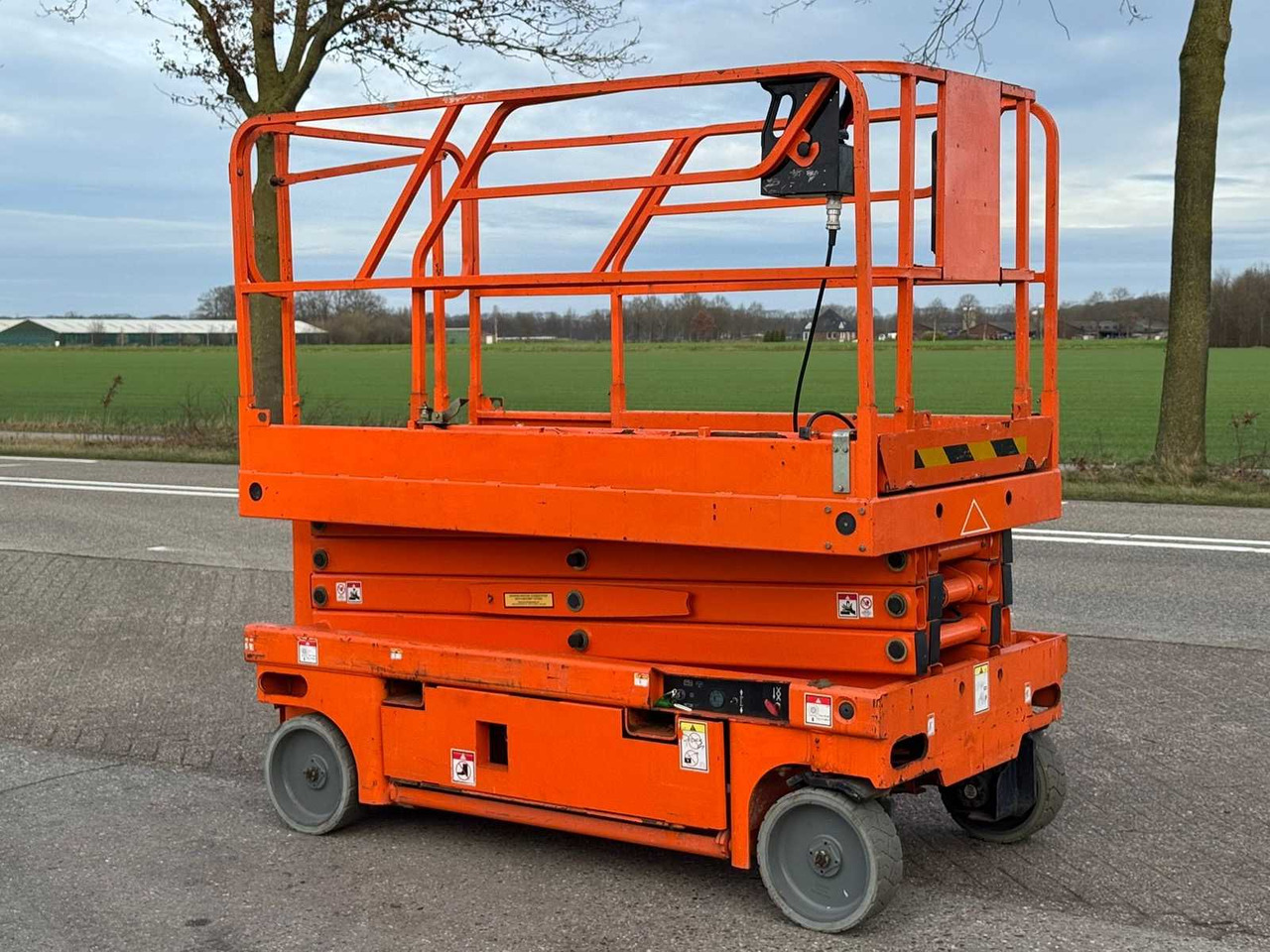 2007 HAULOTTE COMPACT 10 AERIAL PLATFORM - Aerial platform: picture 3 2007 HAULOTTE COMPACT 10 AERIAL PLATFORM - Aerial platform: picture 3