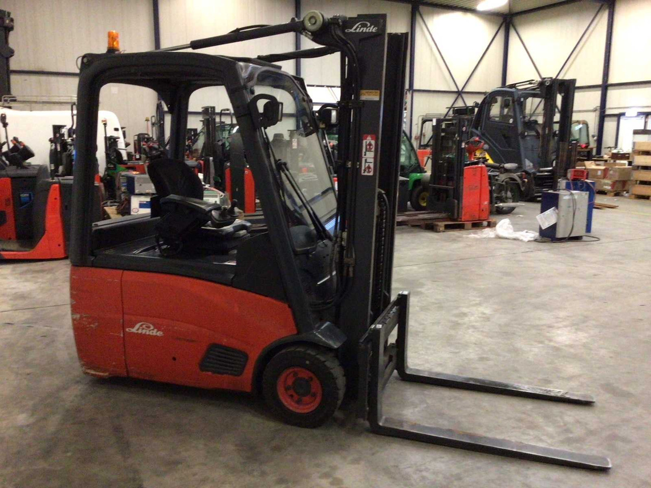2007 LINDE E16 FORKLIFT - Forklift: picture 4 2007 LINDE E16 FORKLIFT - Forklift: picture 4