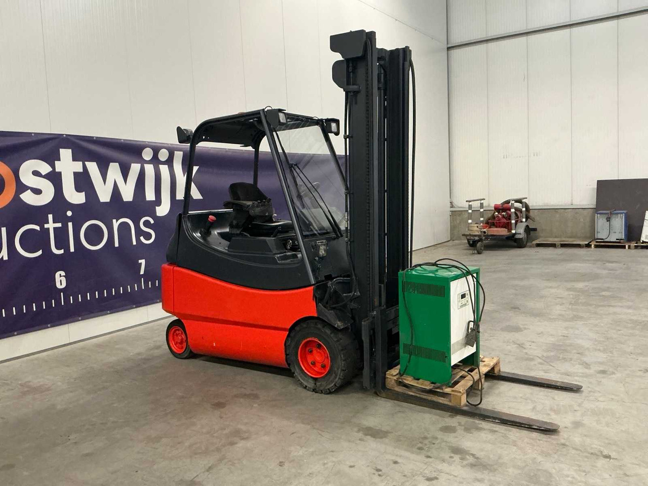 2007 LINDE E30 FORKLIFT - Forklift: picture 3 2007 LINDE E30 FORKLIFT - Forklift: picture 3