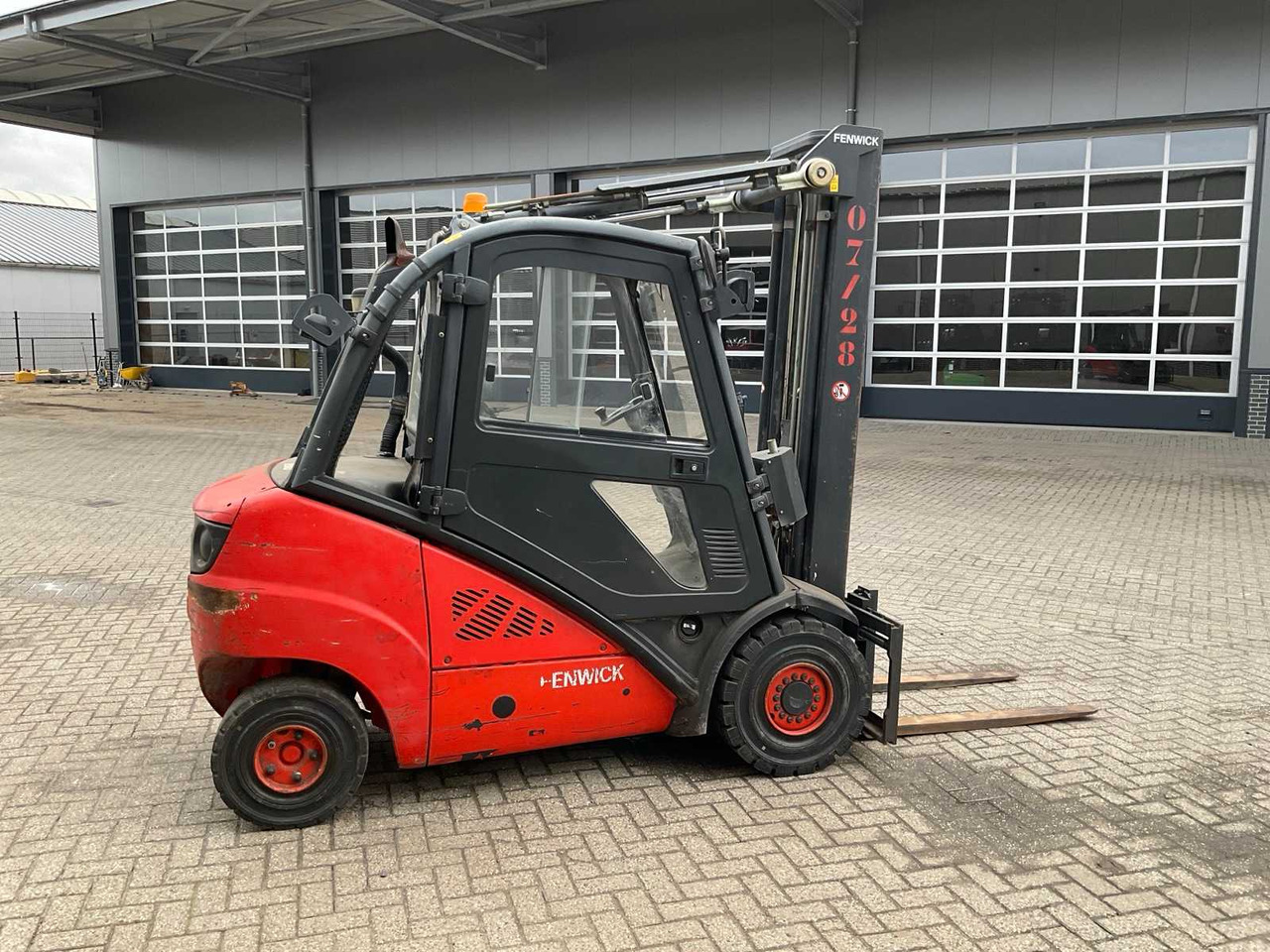 2007 LINDE H30D FORKLIFT - Forklift: picture 4 2007 LINDE H30D FORKLIFT - Forklift: picture 4
