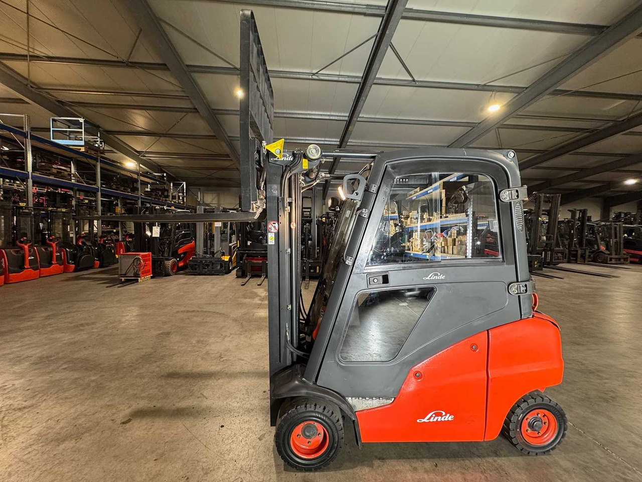 2008 SERVICE + UVV 10/2026 LINDE H20T 2,000KG TRIPLEX GAS FORKLIFT FORKLIFT 11,735 HOURS - Forklift: picture 2 2008 SERVICE + UVV 10/2026 LINDE H20T 2,000KG TRIPLEX GAS FORKLIFT FORKLIFT 11,735 HOURS - Forklift: picture 2