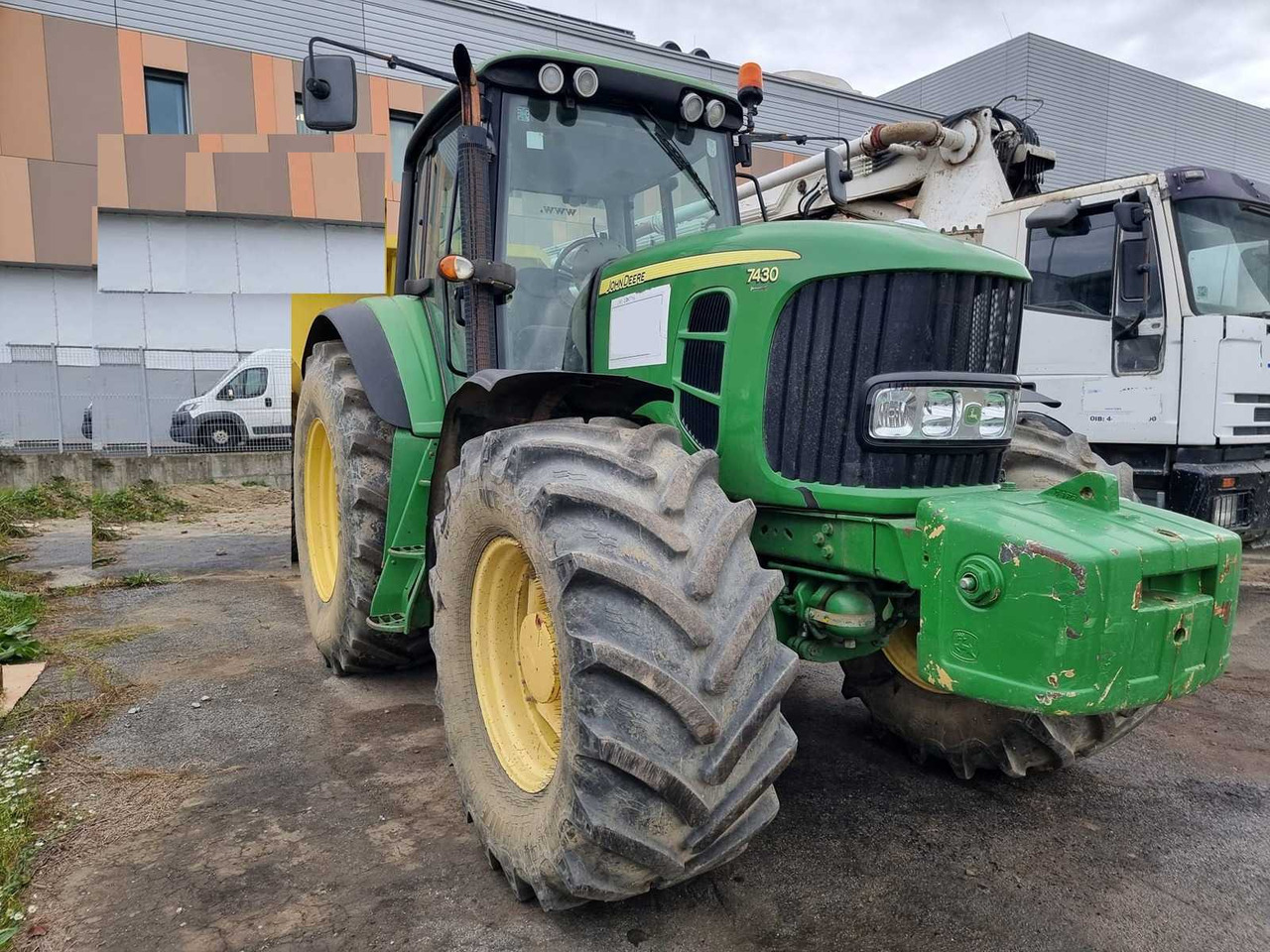 2009 -JOHN DEERE - 7430 MW2 CD44 - 4-WHEEL DRIVE TRACTOR - Farm tractor: picture 2 2009 -JOHN DEERE - 7430 MW2 CD44 - 4-WHEEL DRIVE TRACTOR - Farm tractor: picture 2